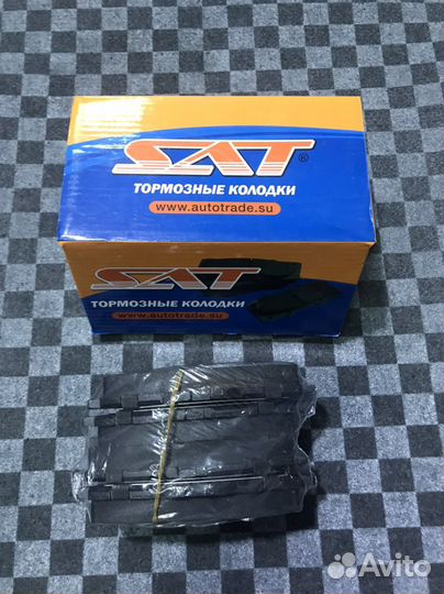 Тормозные колодки на Toyota Corolla E180