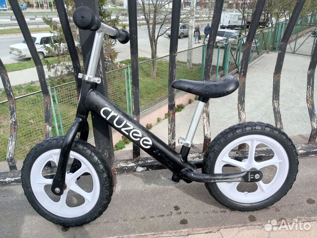 Беговел детский Cruzee Ultralight EVA Black 12