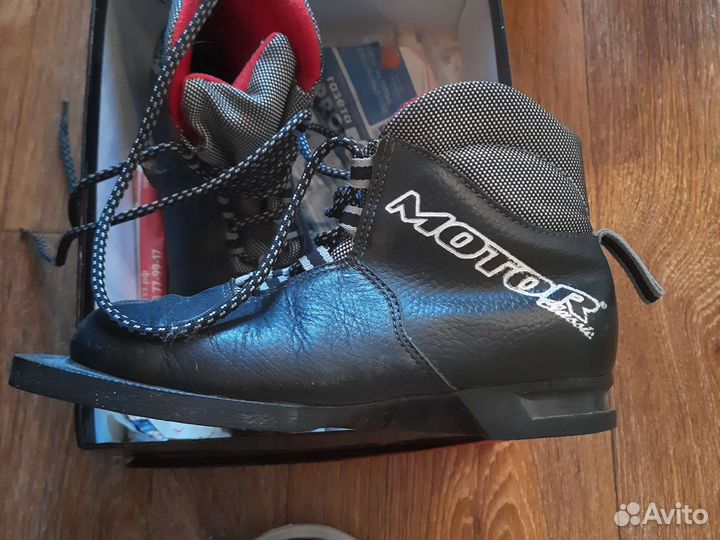 Ботинки лыжные