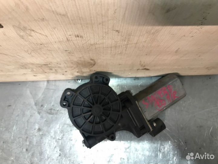 Моторчик стеклоподъемника передний правый Renault