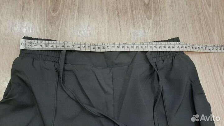 Новые легкие брюки на 44