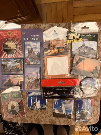 Магнитики на холодильник Питер и Казань