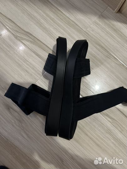 Tommy hilfiger босоножки 37