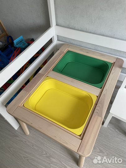 Детский стол IKEA flisat и стул IKEA kritter