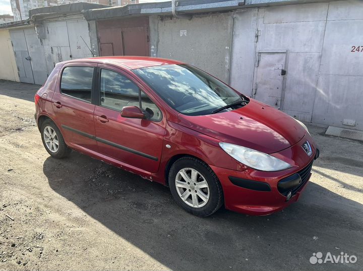 В разбор Peugeot 307