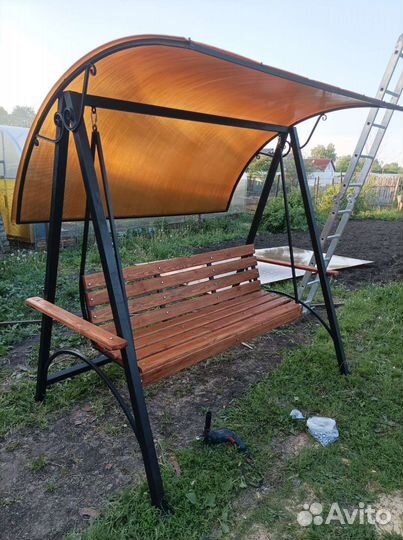 Садовые качели новые