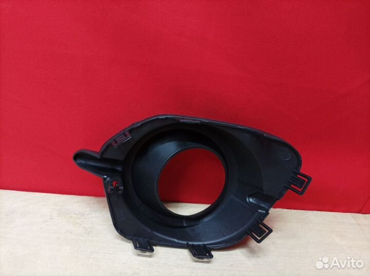 Окантовка птф правая Pajero Sport 2 2008-2015