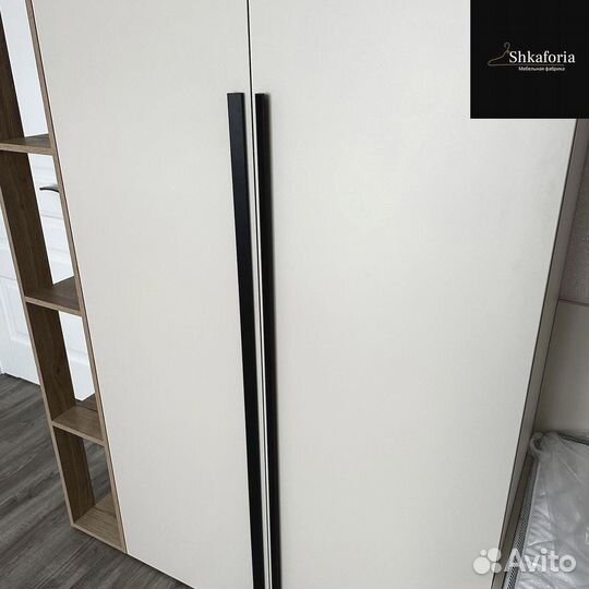 Современный шкаф