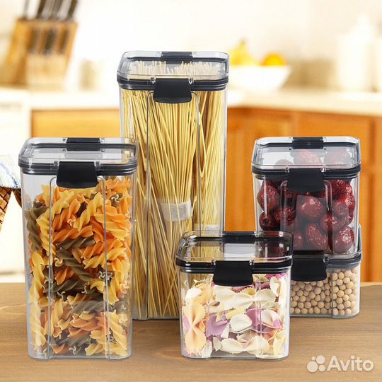 Контейнеры пластиковые с крышкой - 4 штуки