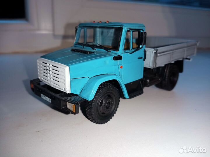 Модель ЗИЛ 1:43