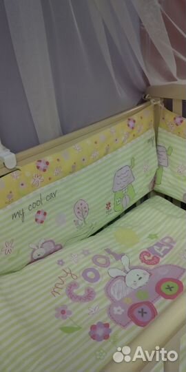 Балдахин, бортики и постельное бельев в кроватку