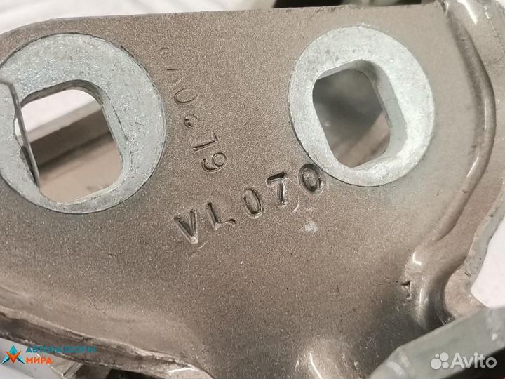 Петля двери Cadillac CTS 2007 15932615