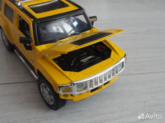 MSZ 1:24 Hummer H3 желтая свет звук