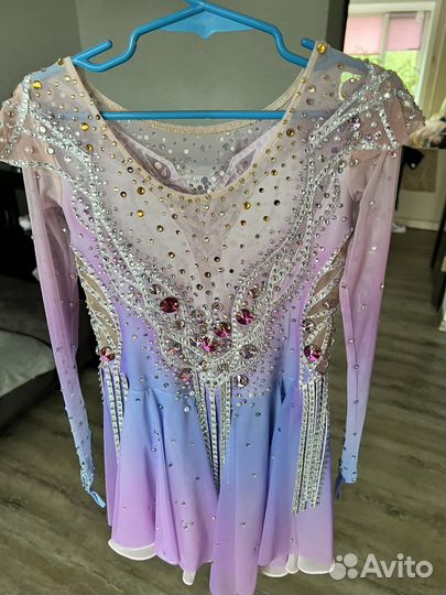 Платье для выступлений фигурное