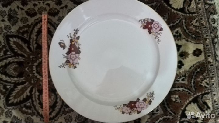 Трелка зик, Кувшины, блюдо