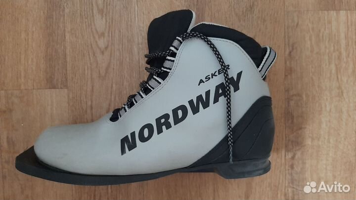 Лыжные ботинки 2 пары 42р и 43р