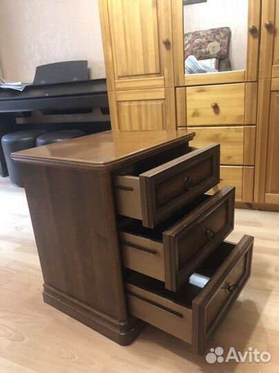 Тумба прикроватная италия