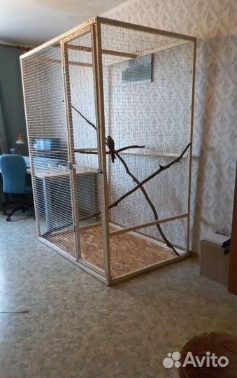 Большая клетка для птиц