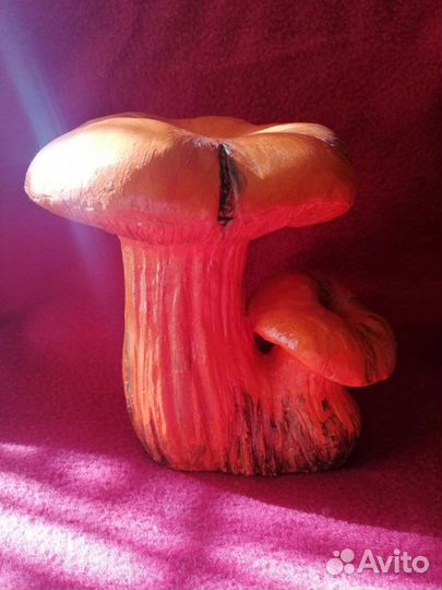 Гипсовая статуэтка в виде лисичек