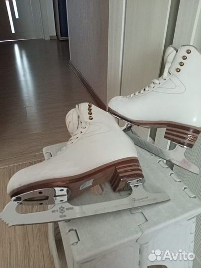 Коньки для фигурного катания