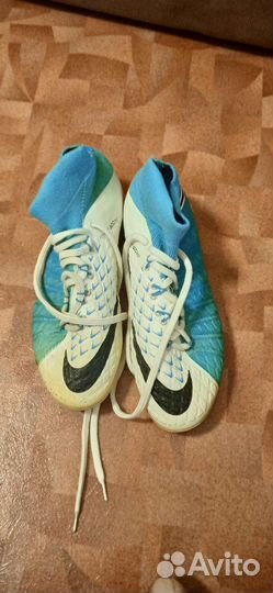 Футбольные бутсы nike