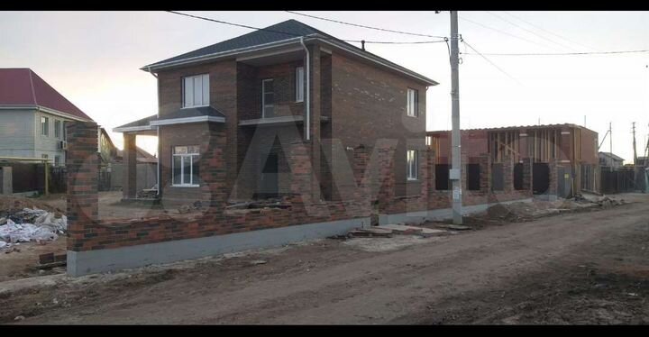 Дом 196,8 м² на участке 9 сот.