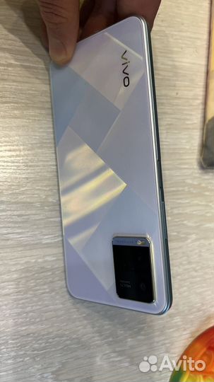 Продам телефон