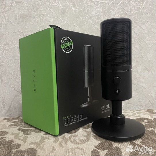 Микрофон Razer Seiren X