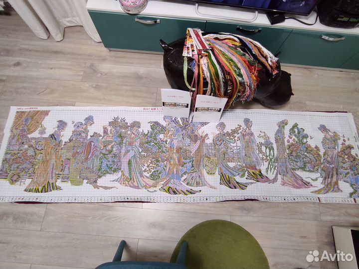 Набор для вышивания крестом 12 красавиц