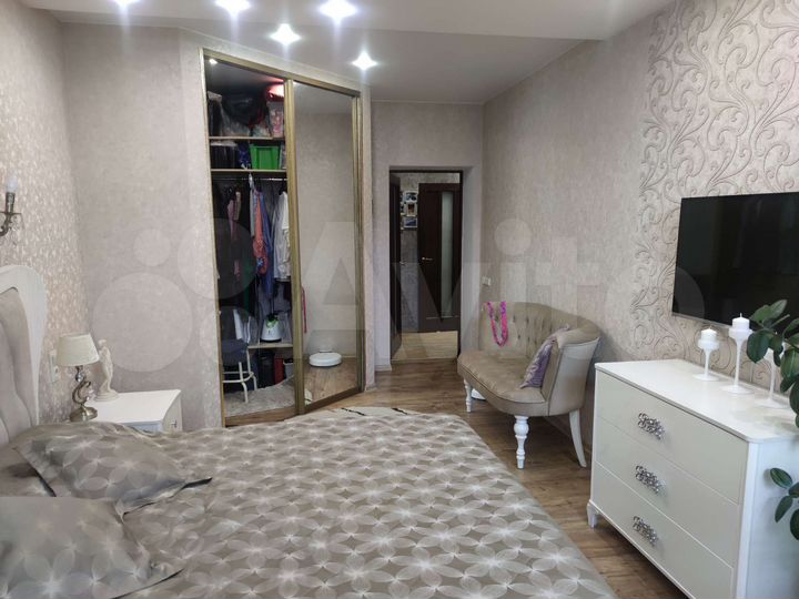 2-к. квартира, 70 м², 1/3 эт.