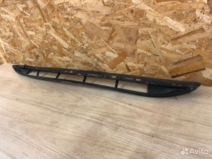 Накладка бампера передняя Mercedes-Benz E-Class