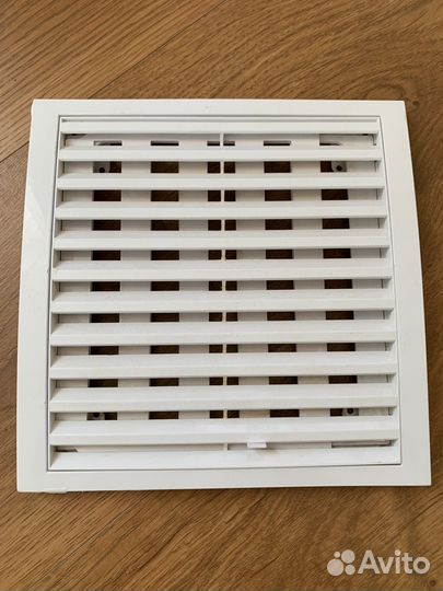 Решетка для вентиляции со шторкой