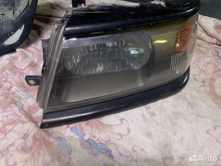 Фары mitsubishi sport montero