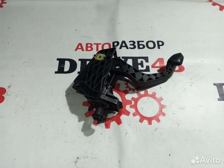 Педаль сцепления Volkswagen Polo седан 1.6 cfna