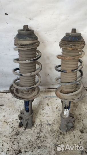 Стойка передняя правая Fiat Punto 3 2007 Фиат 1.4