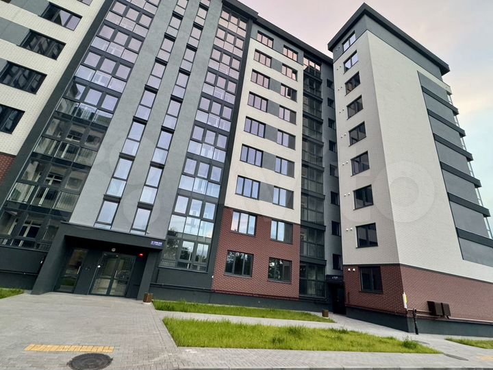 2-к. квартира, 62 м², 1/9 эт.