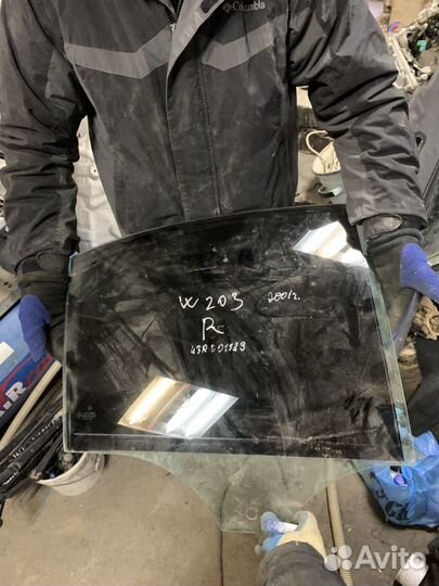 Стекло задней правой двери Мерседес w203 c200