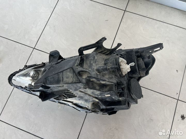 Передние фары Peugeot Partner