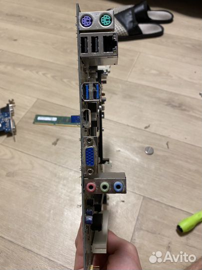 Материнская плата с видеокартой и озу