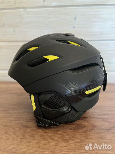 Горнолыжный шлем