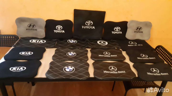 Декоративные подушки и подголовники