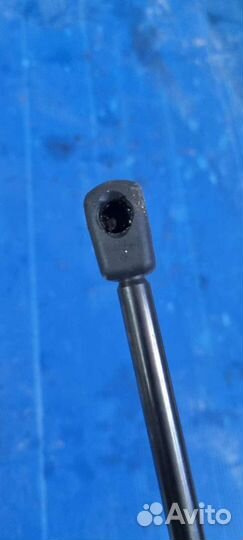 Амортизатор крышки багажника caddy