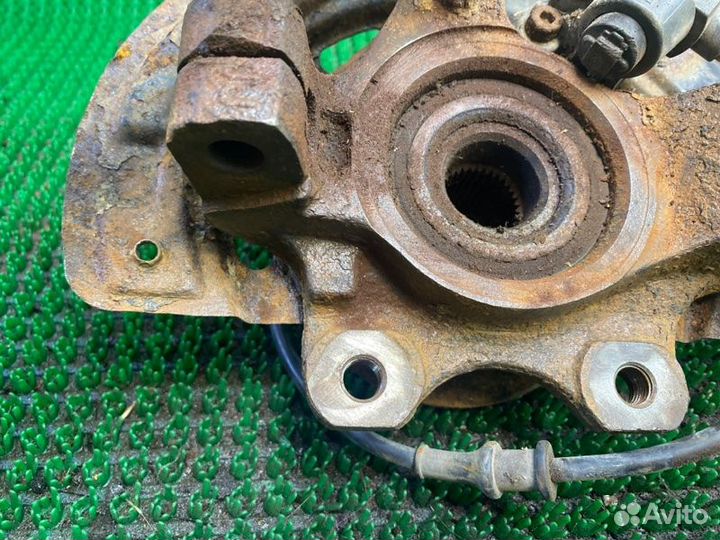 Кулак поворотный передний левый Opel Vectra B