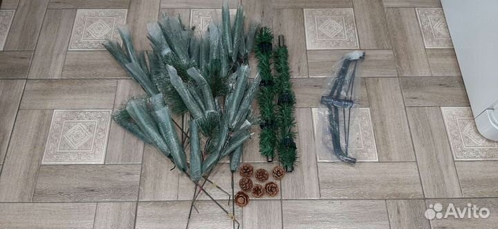 Ель искуственная с шишками 120 см