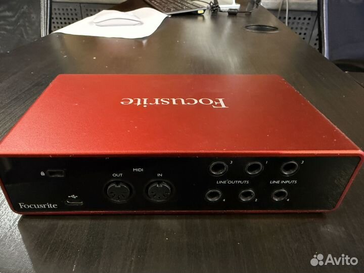 Звуковая карта Focusrite Scarlett 4i4