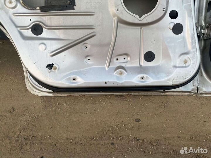 Дверь задняя левая volvo xc90 2003 г.в