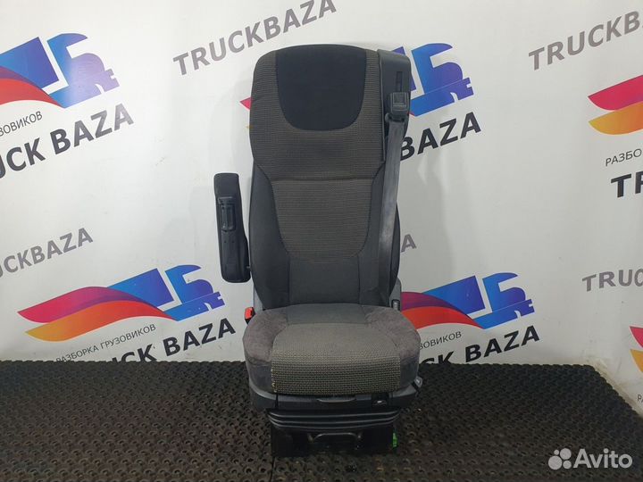 1893087 Сиденье водительское пневматическое