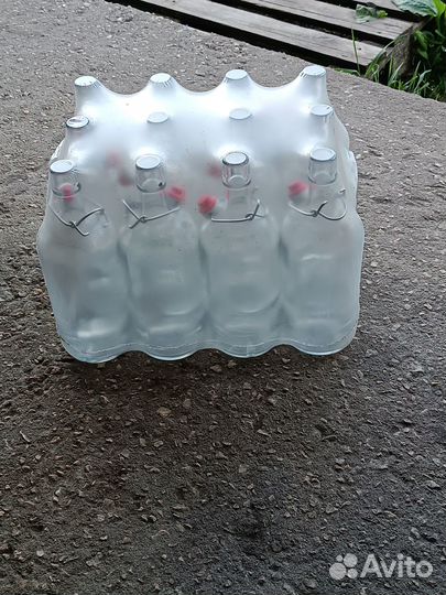 Бутылка с бугельной пробкой