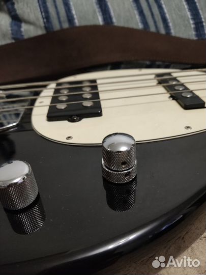 Бас гитара Samick