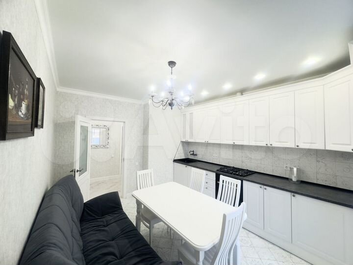 3-к. квартира, 91 м², 14/18 эт.